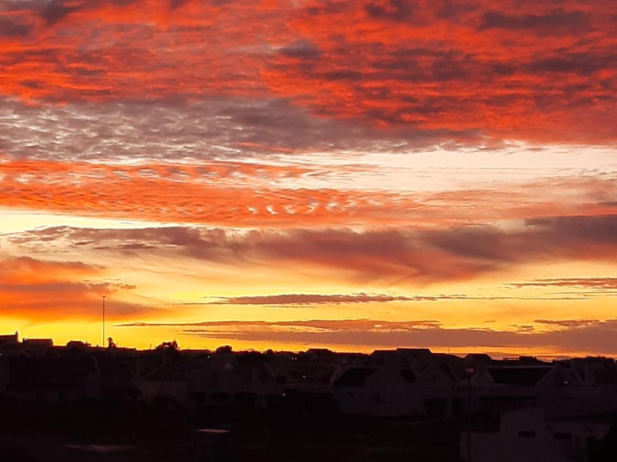 Milk Thistle Loft & Studio Apartments Paternoster Buitenkant foto